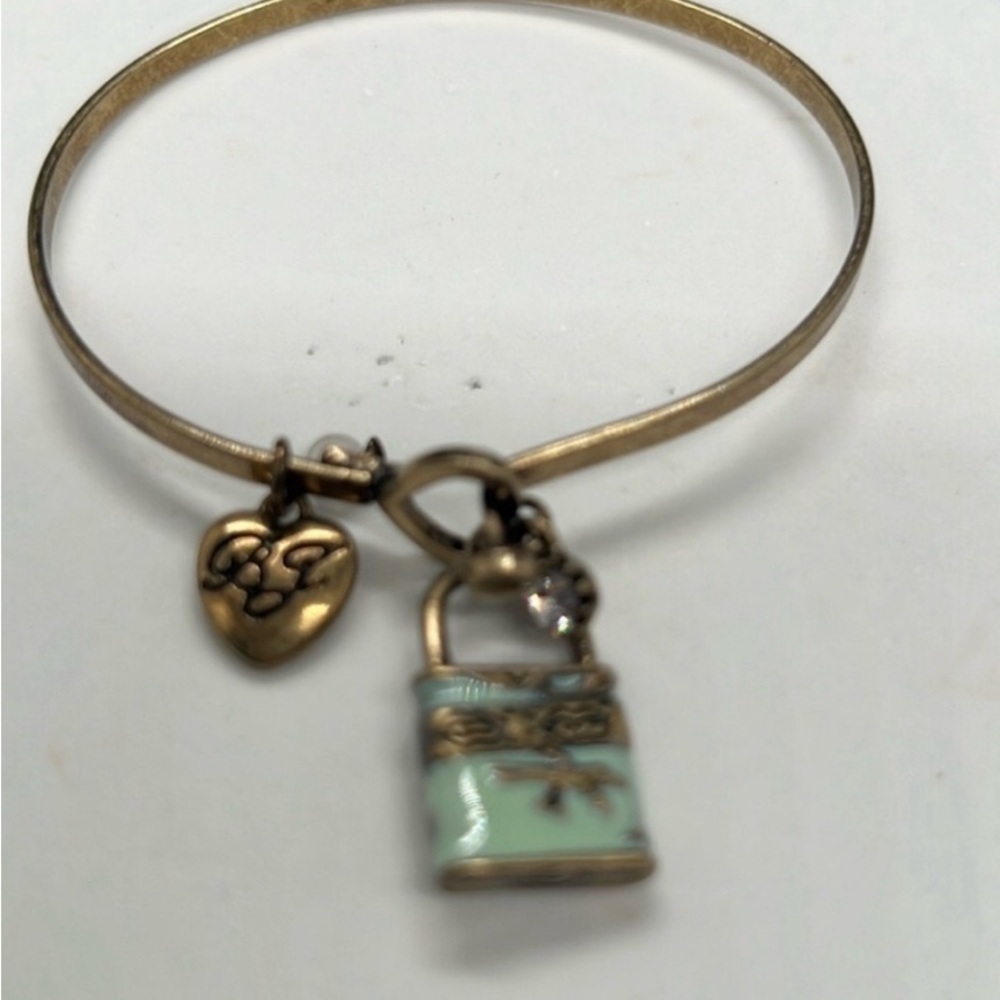 Betsy Johnson, wanderlust, gold tone,  bangle lock